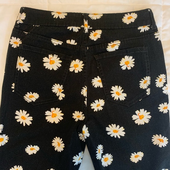 F21 high waisted daisy print pants - Picture 3 of 7